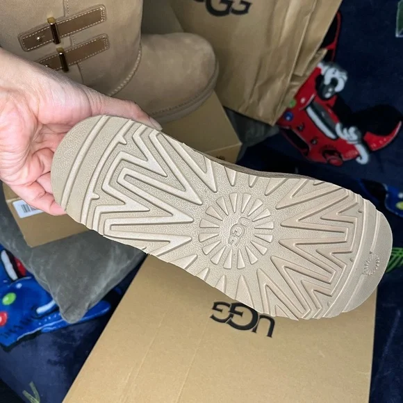 UGG boots bailey belted size 6 - Picture 5 of 10